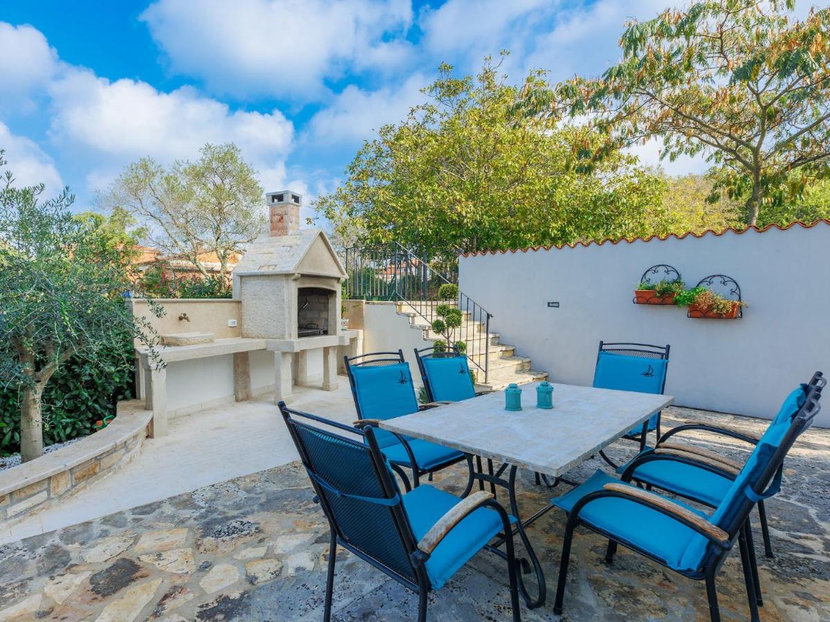 Pool, Terrasse, Stein-Grill